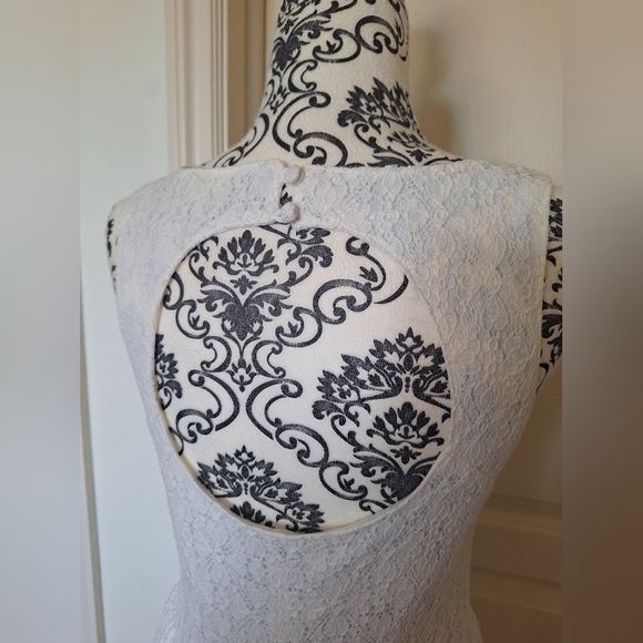 Twik size M white dress - Picture 3 of 8